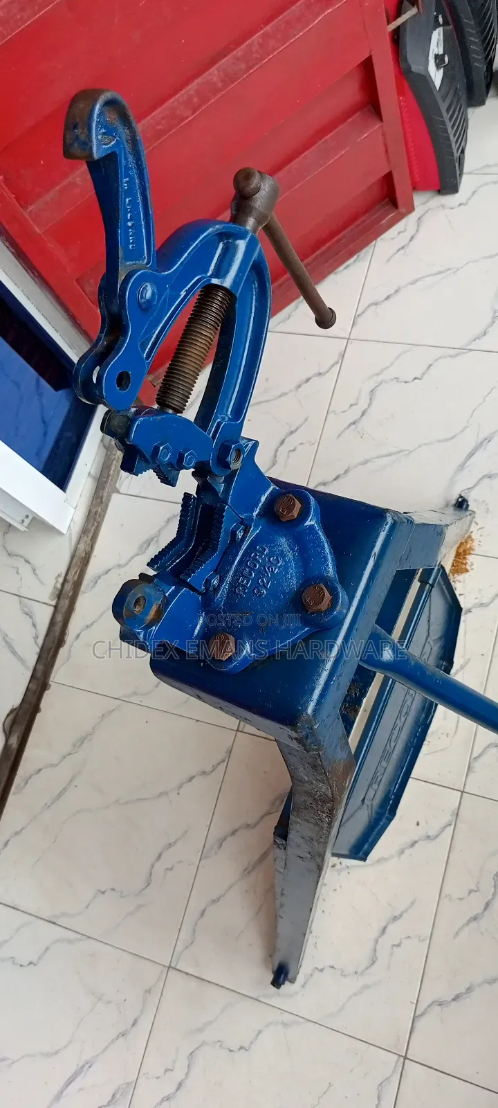 Hinged Pipe Vice 1/8 to 6"