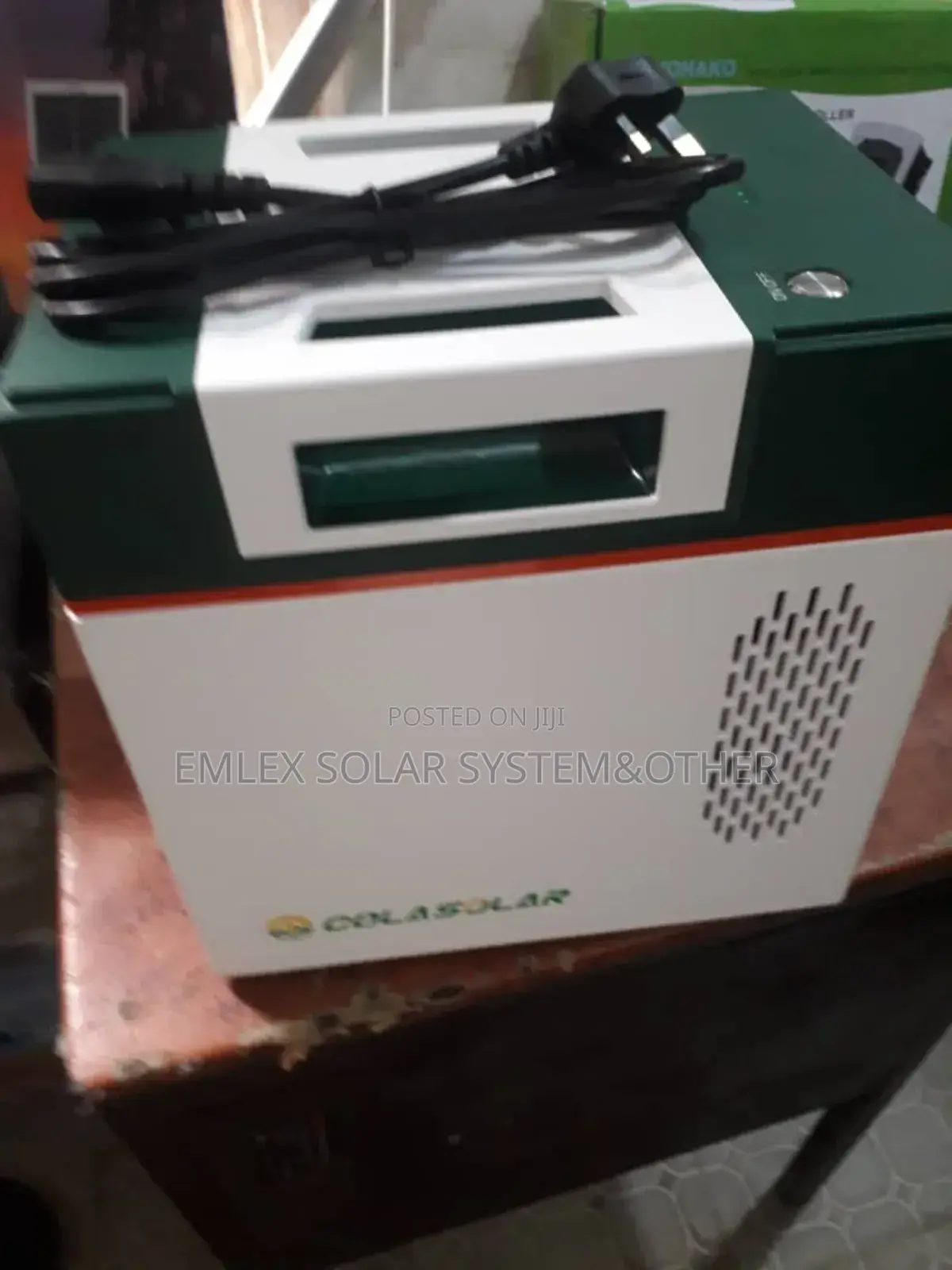 2000w Solar Generator With Lithium Battery That Can Power Your Fridge