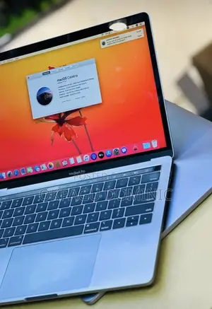 Laptop Apple MacBook Pro 2017 8GB Intel Core I7 SSD 512GB