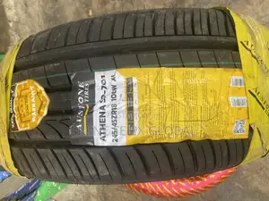 245/45/18 Austone