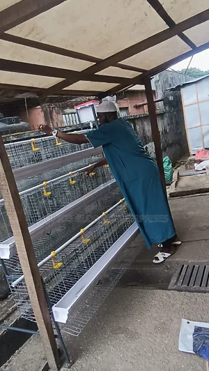 Fence Side Poultry Cage