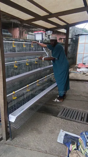 Fence Side Poultry Cage