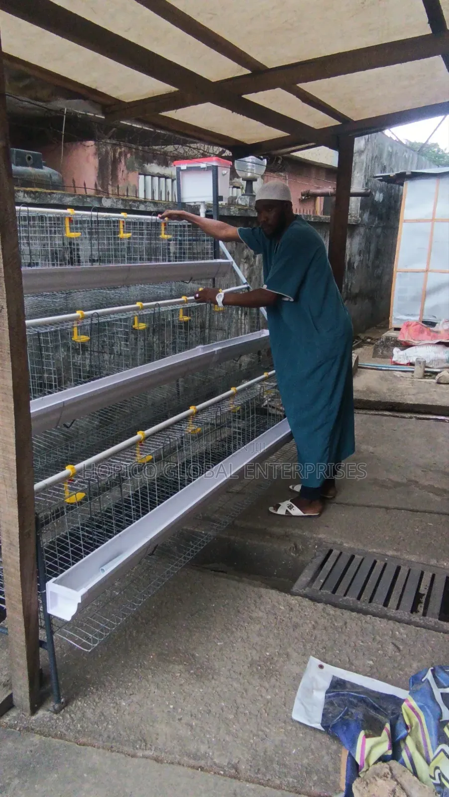 Fence Side Poultry Cage