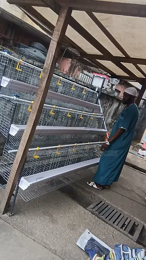 Fence Side Poultry Cage