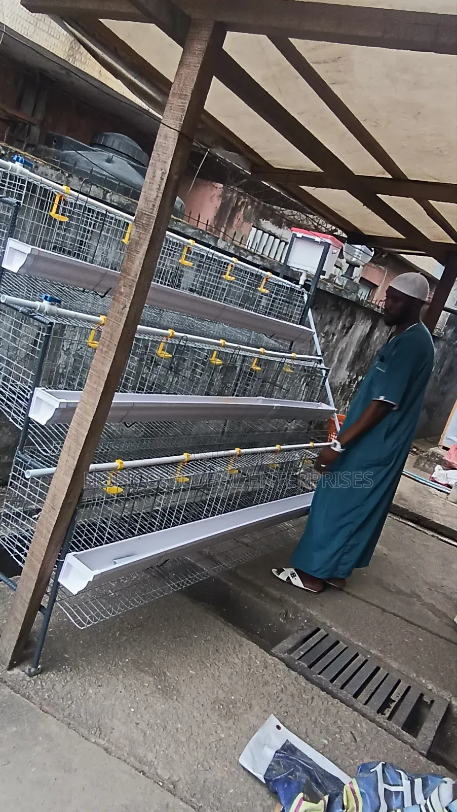 Fence Side Poultry Cage