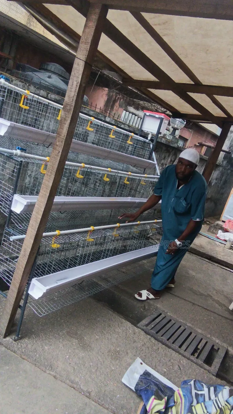 Fence Side Poultry Cage