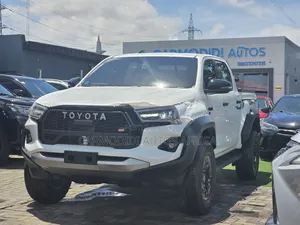 New Toyota Hilux 2024 White