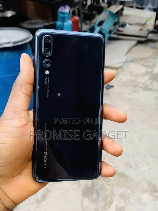 Huawei P20 Pro 128GB HW-01K ブラック SIMフリー HUAWEI P20 Pro