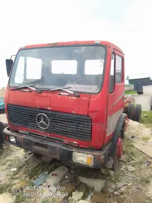 Tokunbo Mercedes 1926 Cap and Chassis. V8 Truck