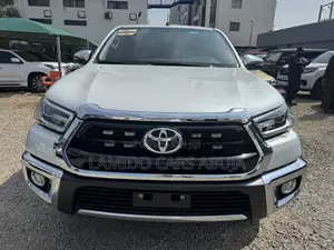 Photo - New Toyota Hilux 2023 White