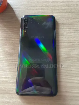 Photo - Samsung Galaxy A70 128 GB Black