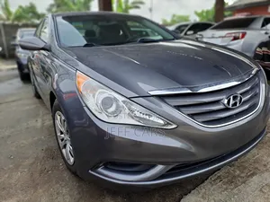 Photo - Hyundai Sonata Limited Sedan FWD (2.4L 4cyl 6A) 2012 Gray