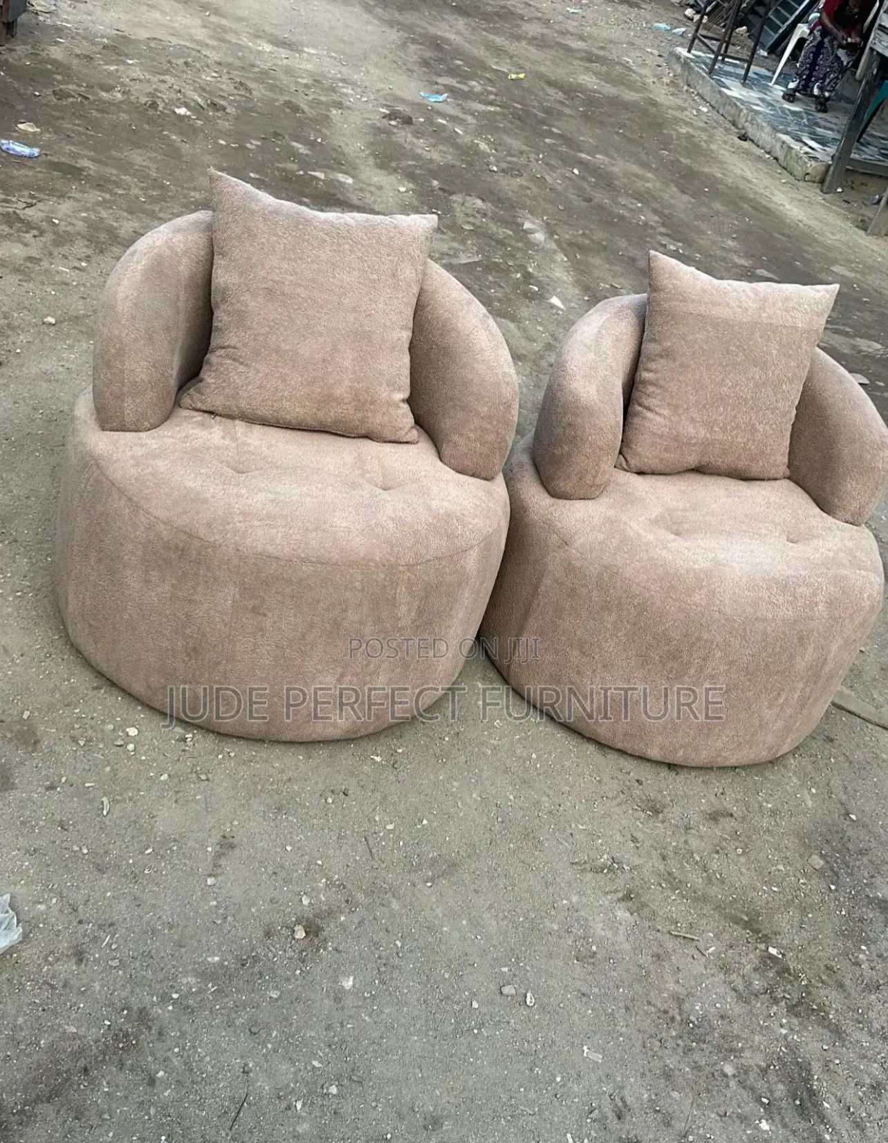 High Quality Specious 2 Single Sofas