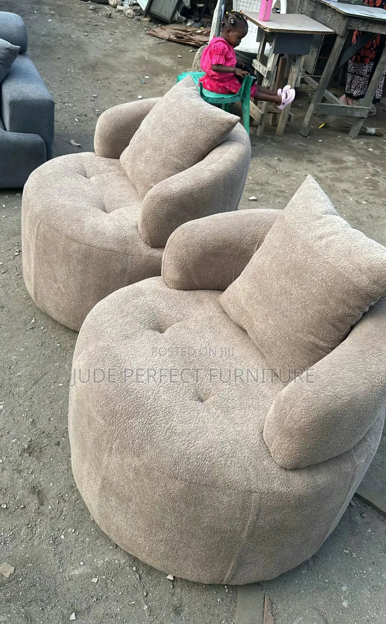 High Quality Specious 2 Single Sofas