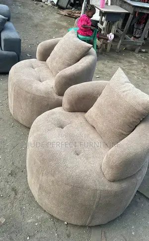 High Quality Specious 2 Single Sofas