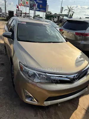Toyota Camry LE 4dr Sedan (2.5L 4cyl 6A) 2012 Gold