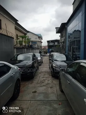 3bdrm Block of Flats in Ikeja for rent