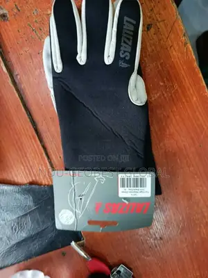 Put Finger Neomene Gloves