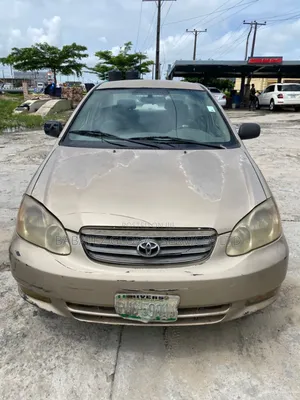 Photo - Toyota Corolla 2004 Gold