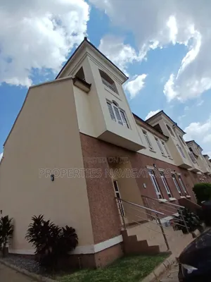 Photo - 4bdrm Duplex in Apo District for rent