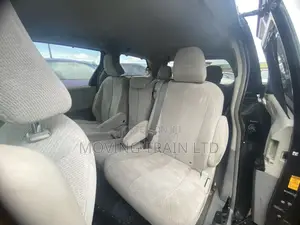 Toyota Sienna LE AWD 7-Passenger 2013 Black
