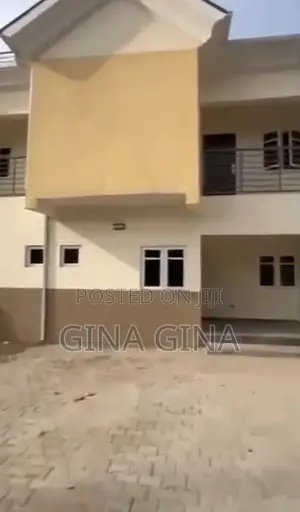 4bdrm Townhouse/Terrace in Ochacho, Idu Industrial for sale