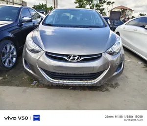 Hyundai Elantra GLS Sedan FWD (1.8L 4cyl 6A) 2013 Gray