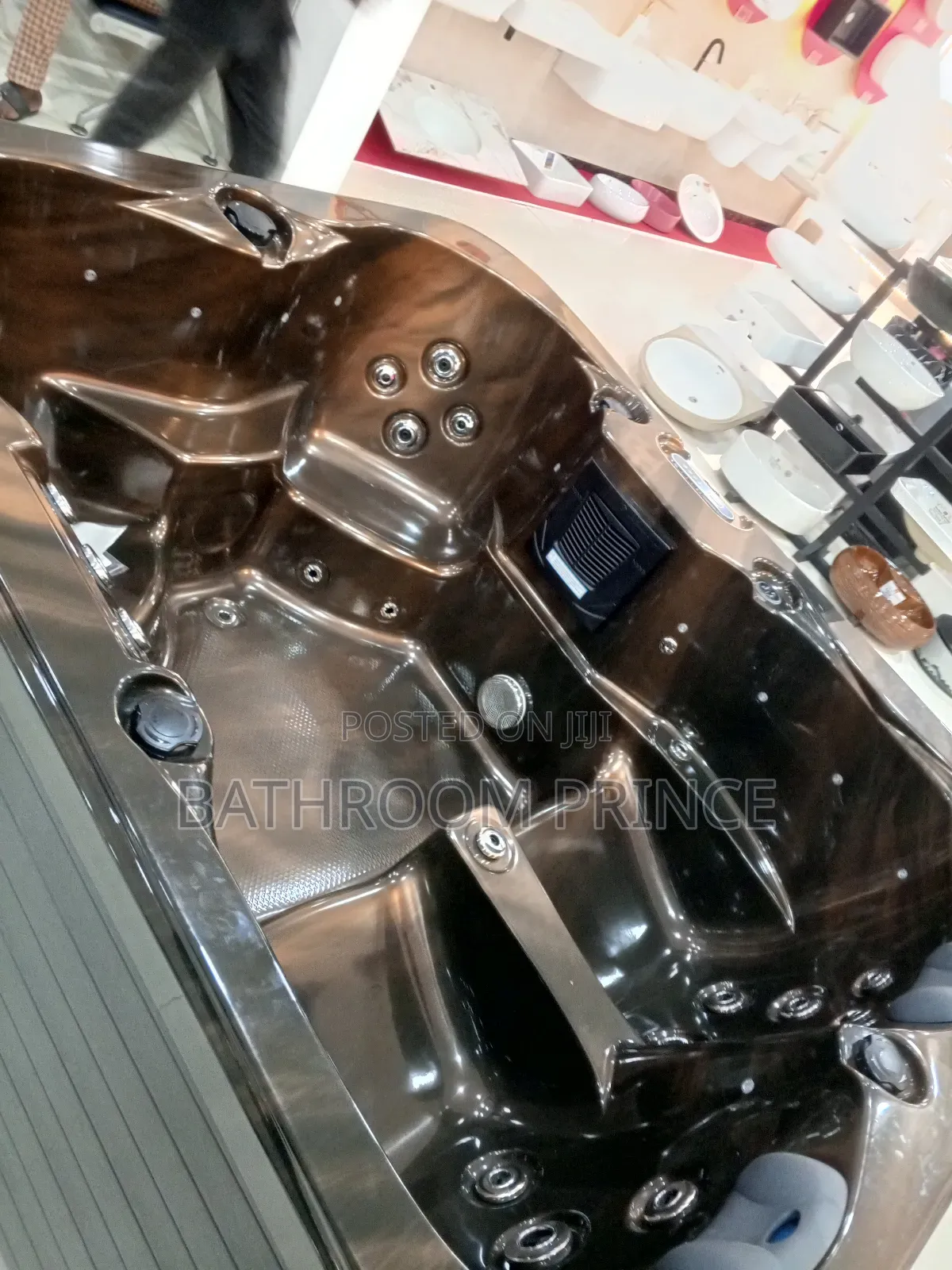 Four Seater Spa Jacuzzi