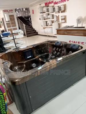 Four Seater Spa Jacuzzi