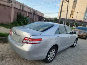 Toyota Camry LE 4dr Sedan (2.5L 4cyl 6AM) 2010 Silver