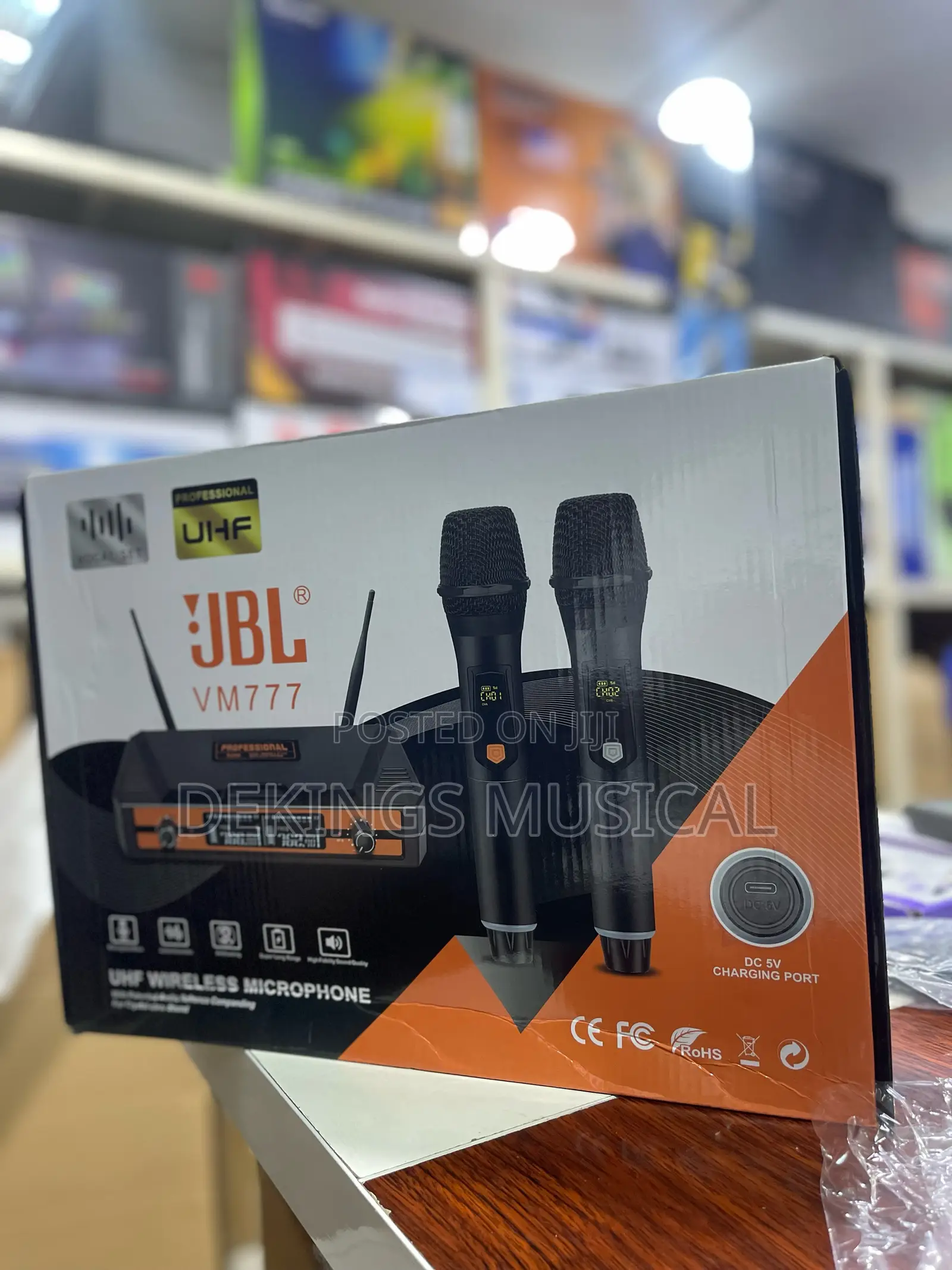 JBL Vm-777 Uhf Rechargeable Wireless Microphone