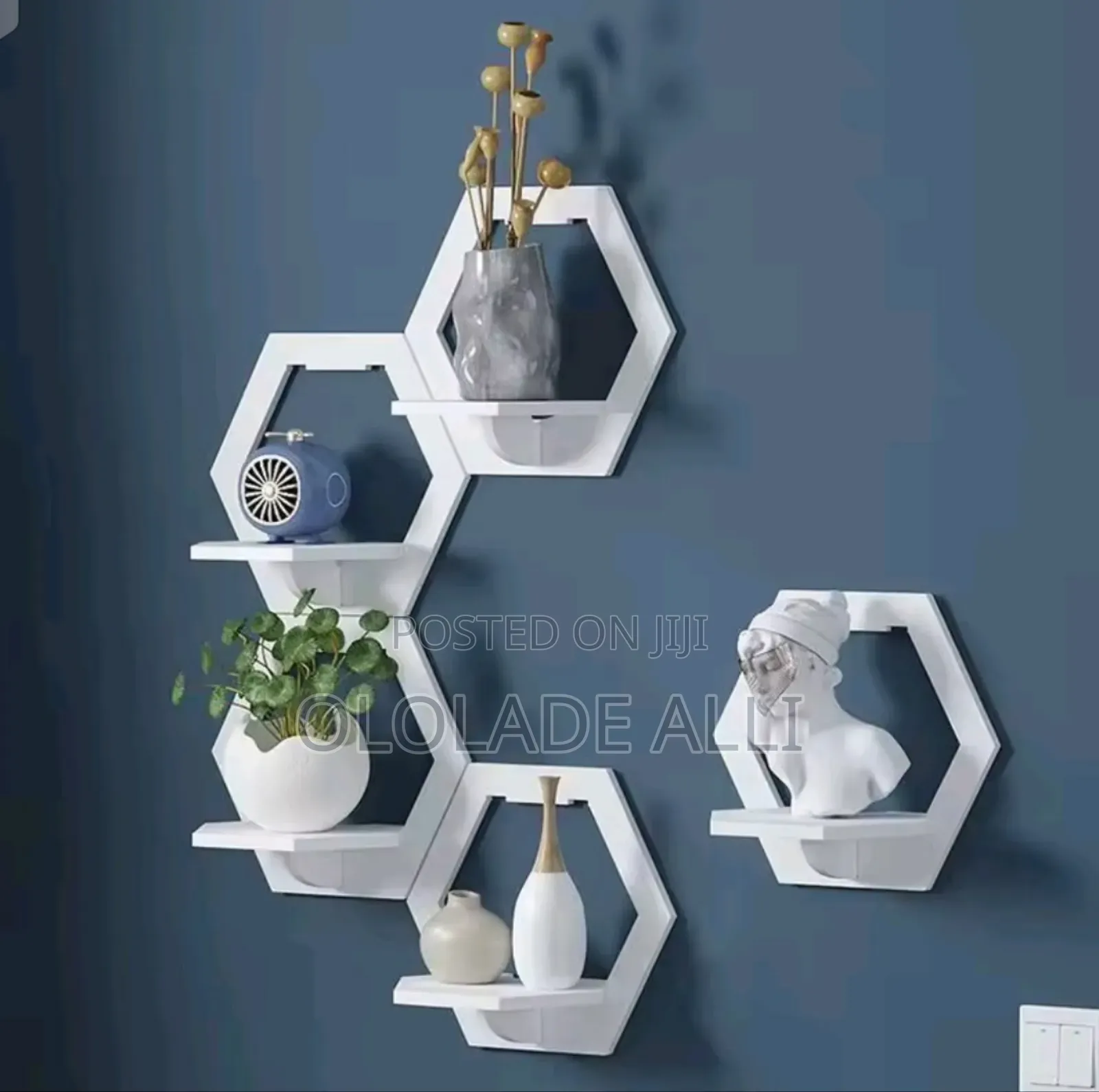 Pouching Wall Mounted