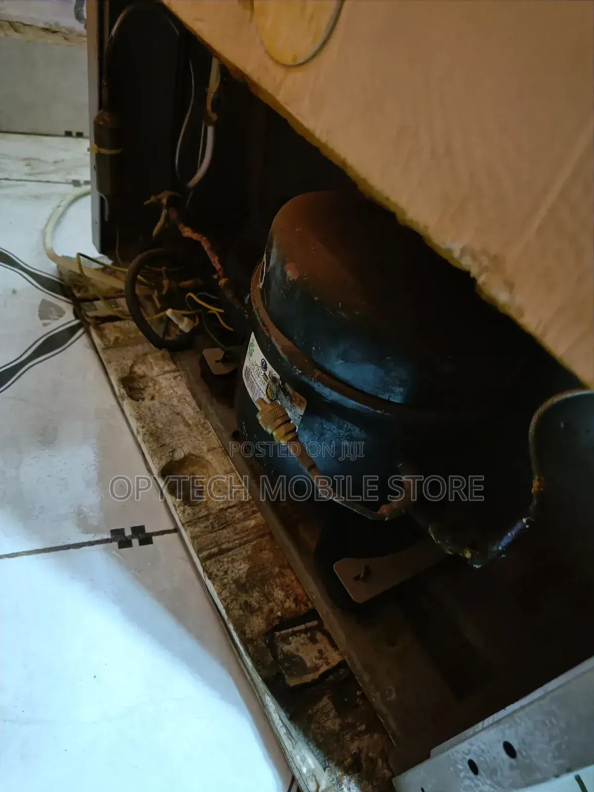 Neatly Used Freezclime Refrigerator + Freezer, 100% Working.