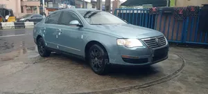 Photo - Volkswagen Passat 2008 Blue