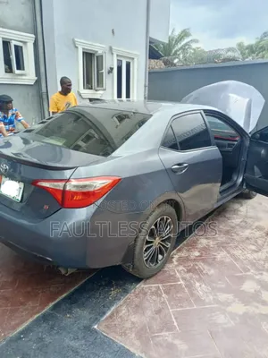 Photo - Toyota Corolla S 4dr Sedan (1.8L 4cyl CVT) 2015 Blue