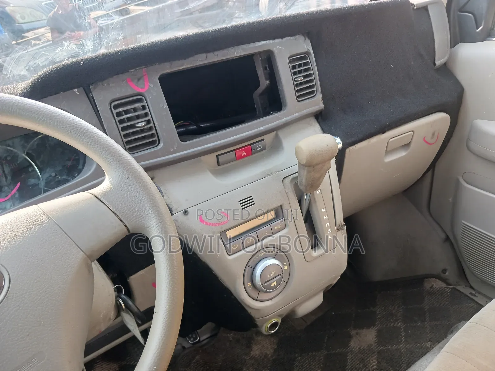 Daihatsu Hijet 2012 Red