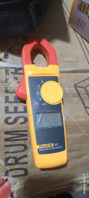 Fluke 323 Clamp Meter