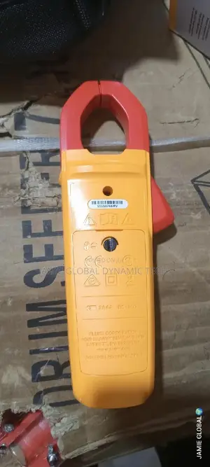 Fluke 323 Clamp Meter