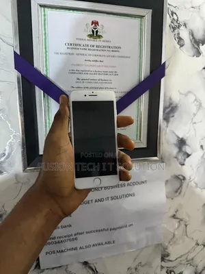 Photo - Apple iPhone 7 32 GB Silver
