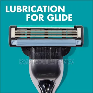 Gillette Mach 3 Razor Kit Plus 4 Blades Classic Smooth Shave