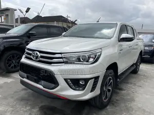 Toyota Hilux 2018 White