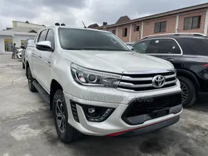Toyota Hilux 2018 White