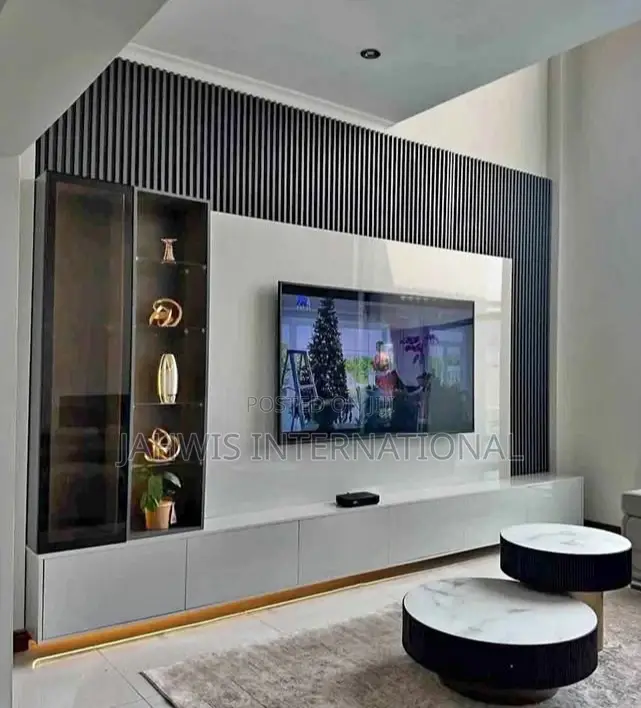 Classic Guys Floating Tv Consul