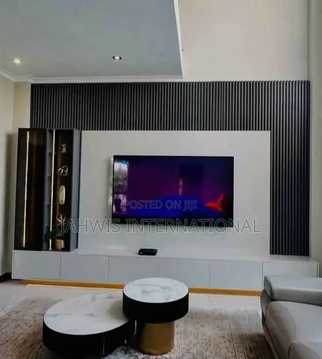 Classic Guys Floating Tv Consul