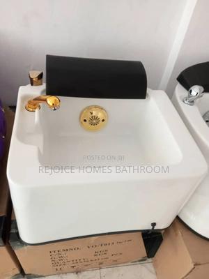Acrylic Square Pedicure Spa Basin With Gold Tap Footrest