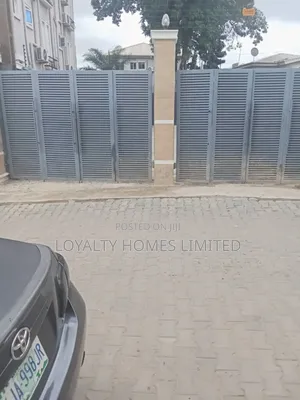 A 3 Storey Functional Hotel With 14 Rooms