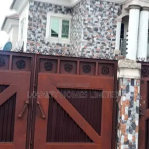 6bdrm Duplex in Ipaja for sale