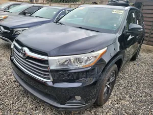 Toyota Highlander XLE V6 4x4 (3.5L 6cyl 6A) 2016 Black