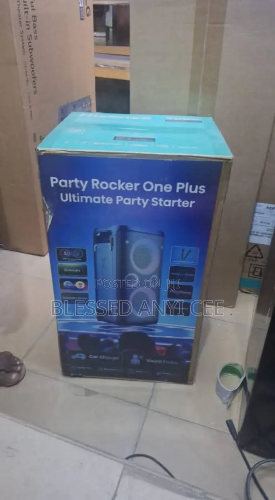 Hisense 300w Two Wireless Microphon Bluetooth Rechargeable