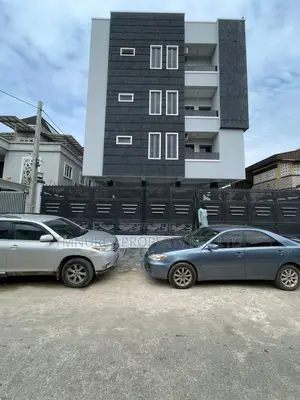3bdrm Apartment in Yaba, Constain for sale